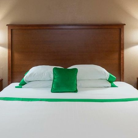 Med City Inn & Suites Rochester Mayo Clinic Area Zewnętrze zdjęcie