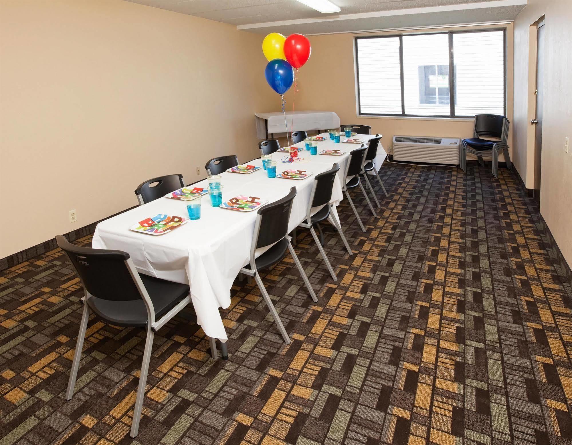 Med City Inn & Suites Rochester Mayo Clinic Area Zewnętrze zdjęcie